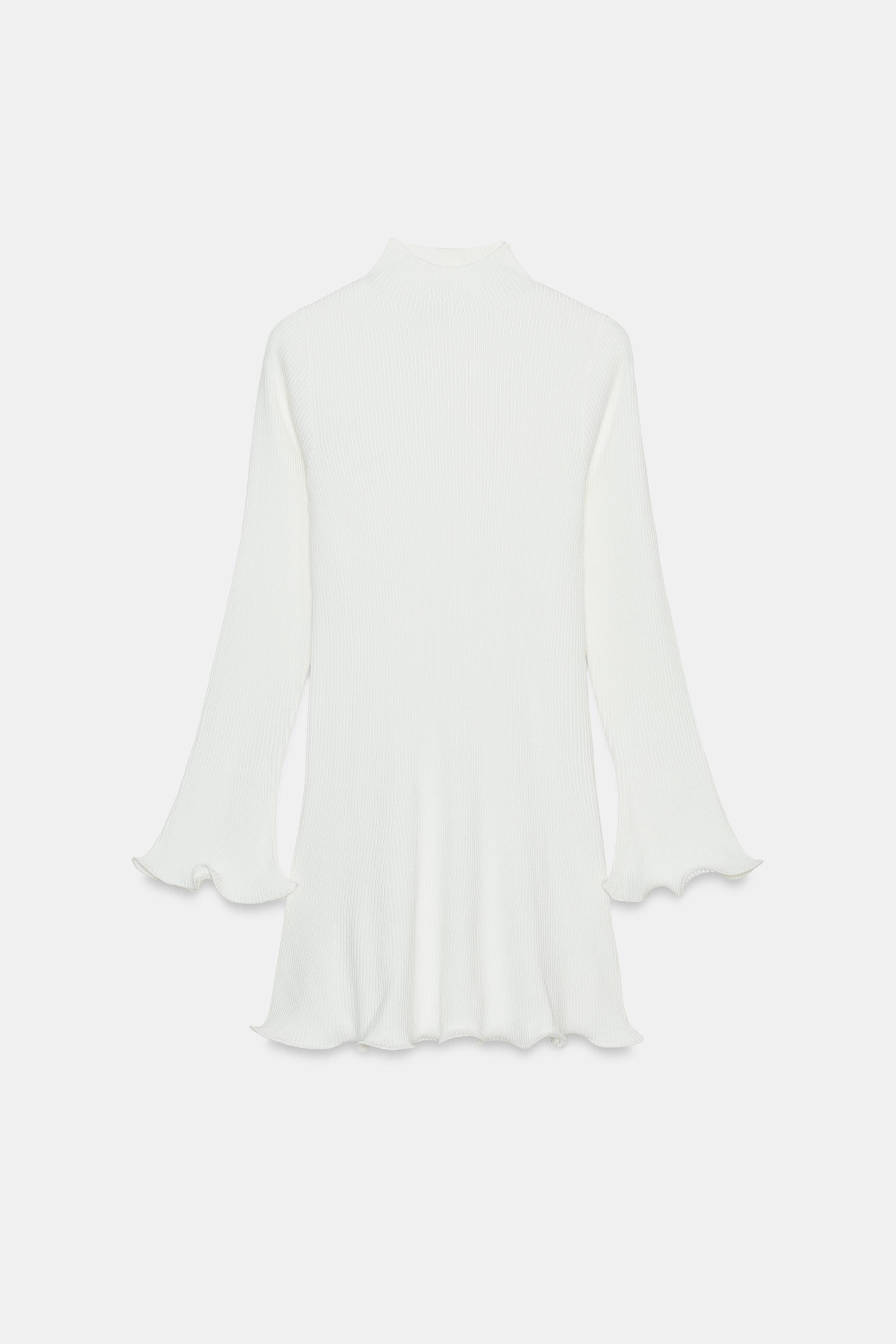 ROBE EN MAILLE CÔTELÉE À FINITION ONDULÉE